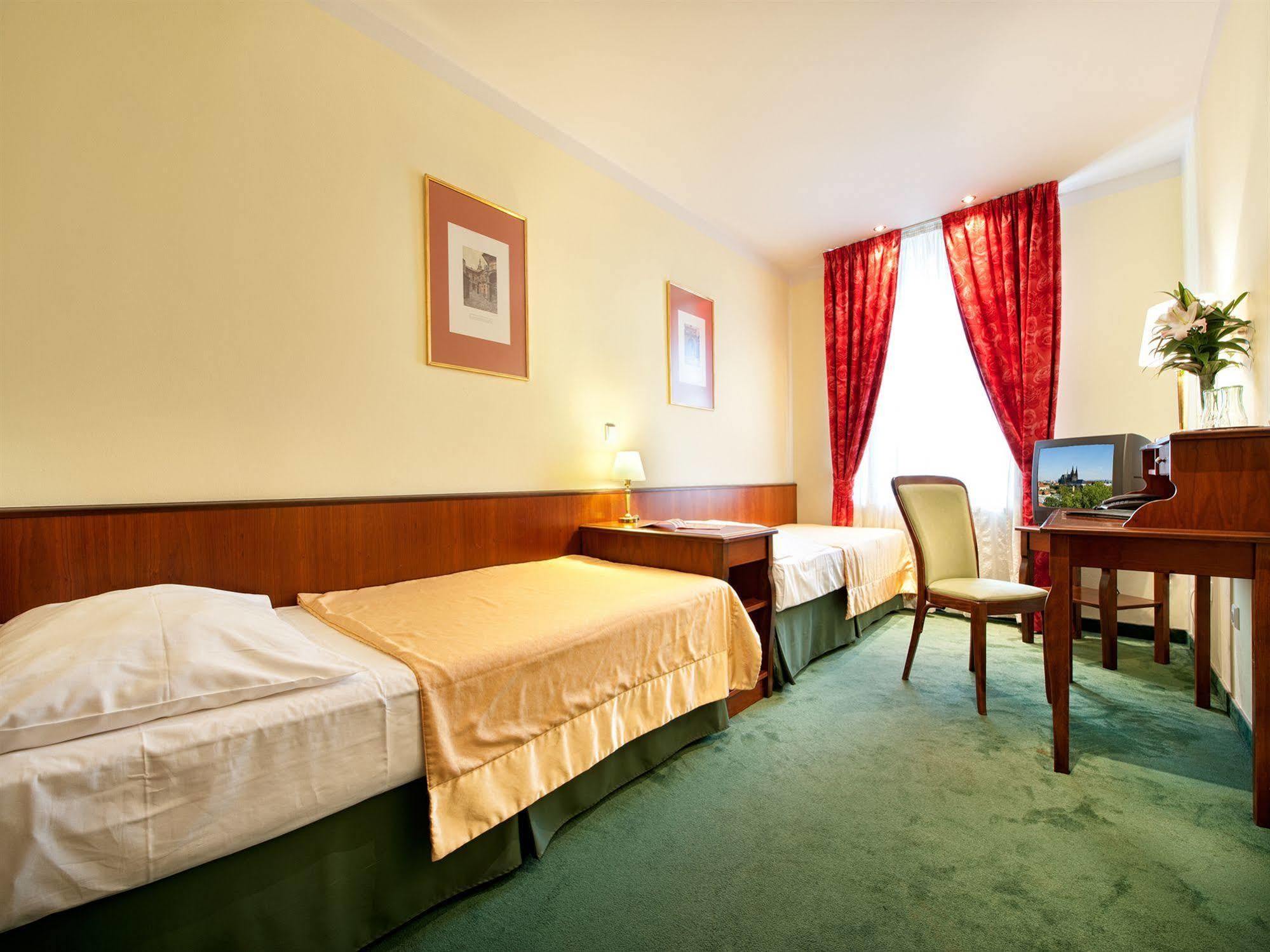Ea Hotel Jeleni Dvur Prague Castle Eksteriør billede